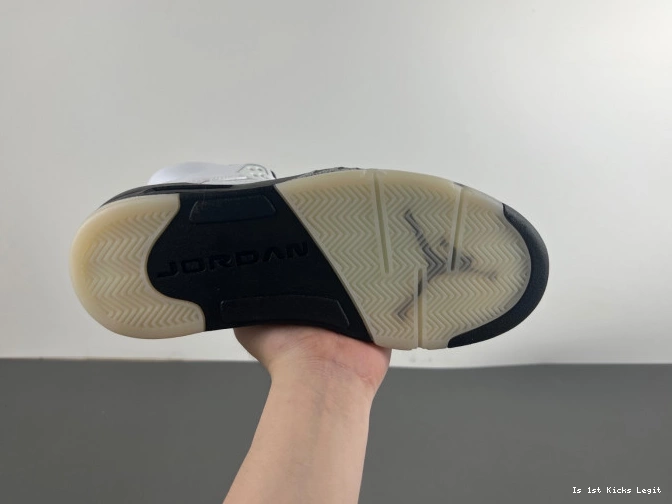 'WHITE AIR JORDAN DD0587-110 5 BLACK' RETRO 0727